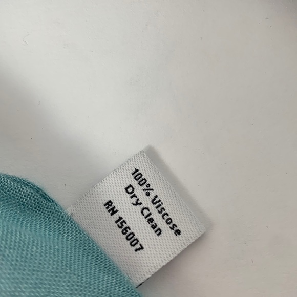 Vera Bradley One Size Multicolored 100% Viscose
71 x 28 inches - Picture 2 of 5